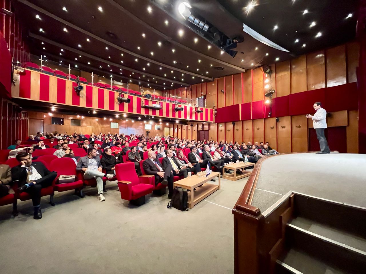 سخنرانی علمی با موضوع “۱۲ اصل مدیریت عالی و برجسته”