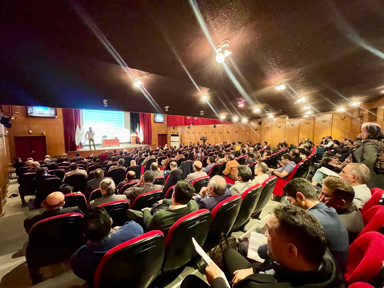 سخنرانی علمی با موضوع “۱۲ اصل مدیریت عالی و برجسته”